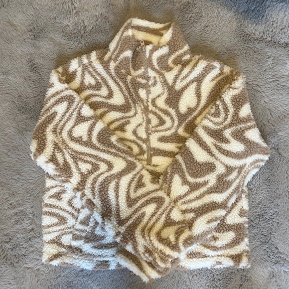 [HOST PICK✨] ARDENE Cozy Sherpa Swirl Latte Print Sweatshirt Women Size S - Picture 2 of 6